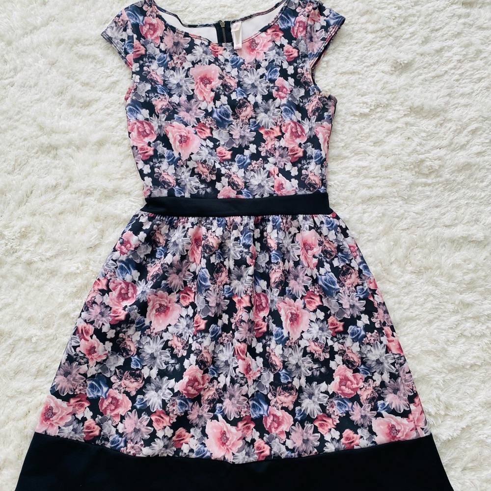 Dress with floral print